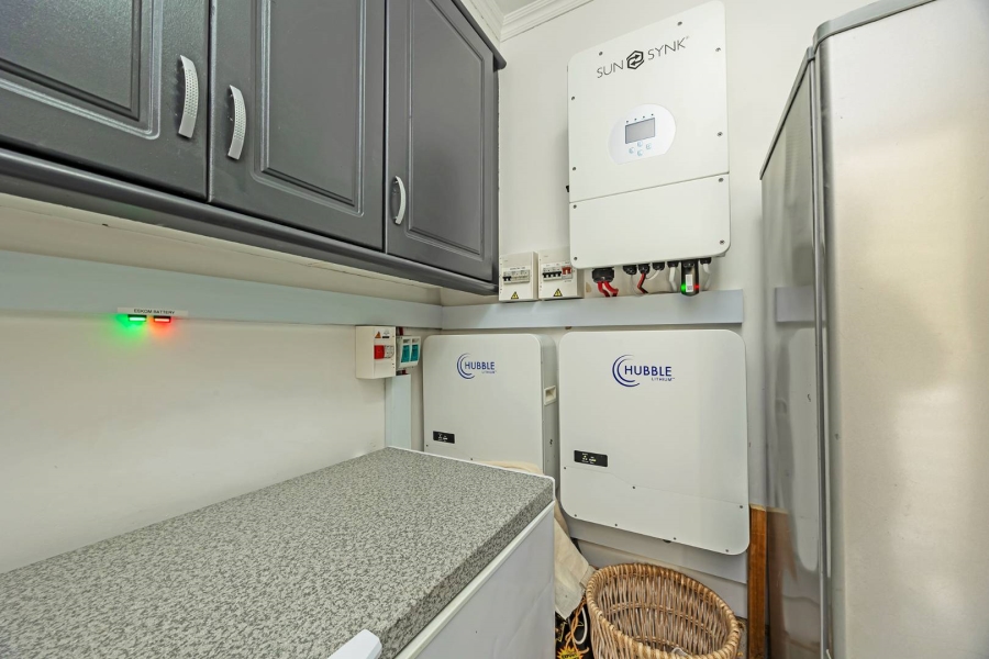 8 Bedroom Property for Sale in Plattekloof Western Cape